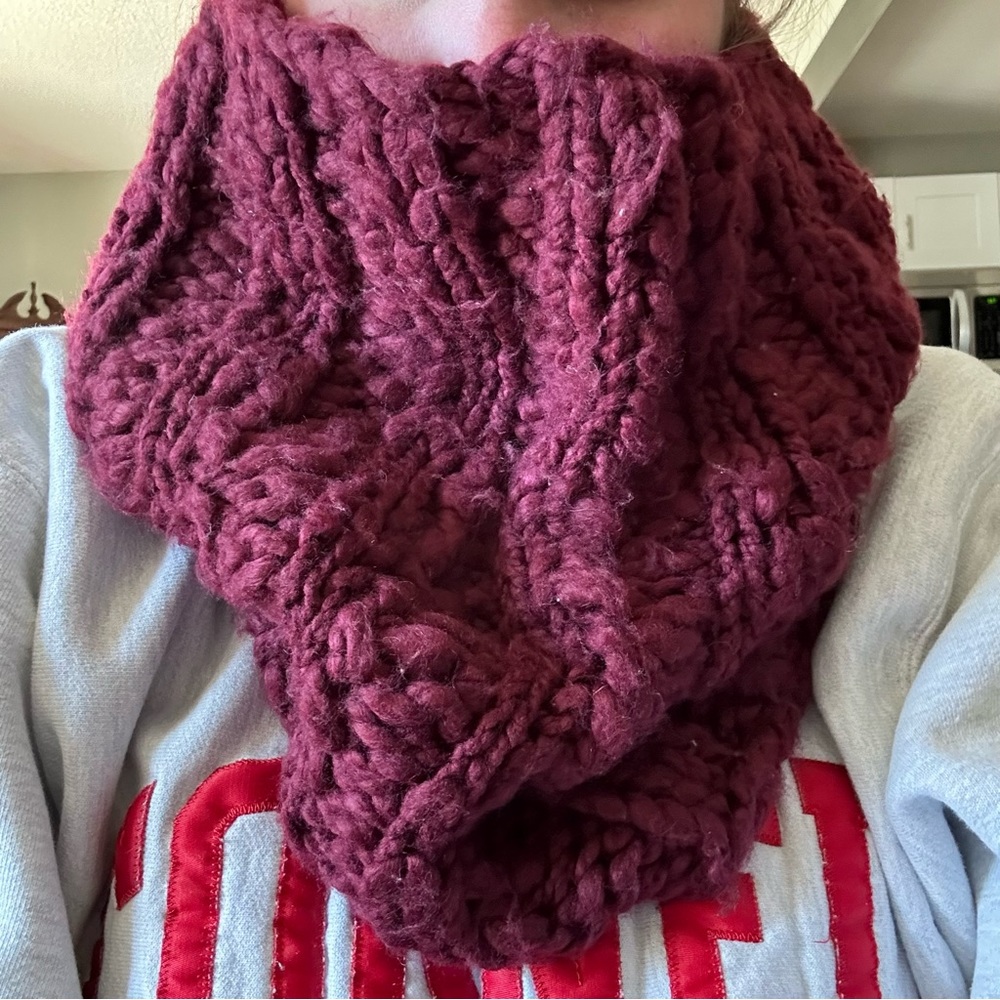 American Eagle | Tube Scarf | Burgundy | Size: O/S